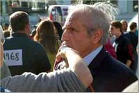 Kalaidjian_talking_to_reporter
